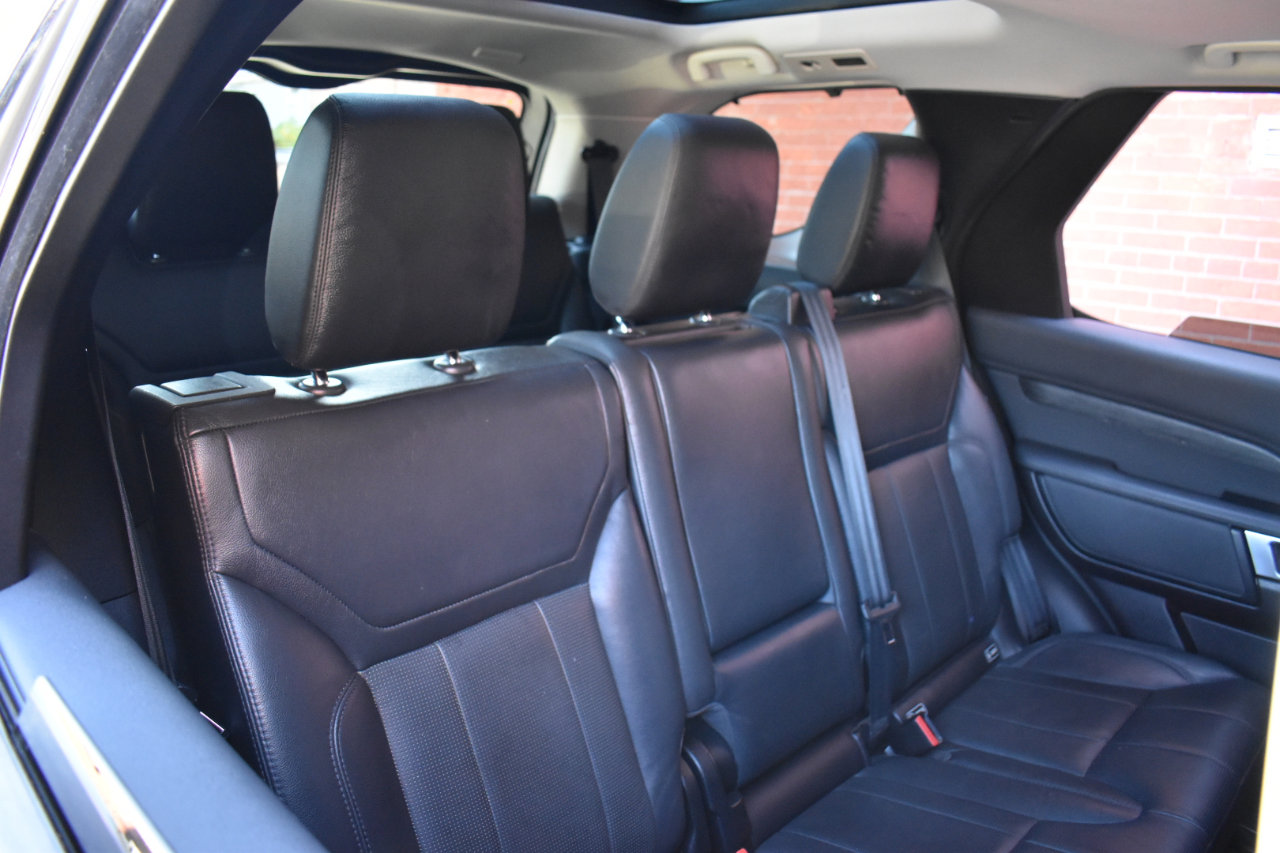 Used 2017 Land Rover Discovery HSE image 21