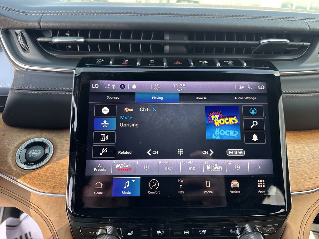 Used 2021 Jeep Grand Cherokee L Summit AWD/4WD image 16