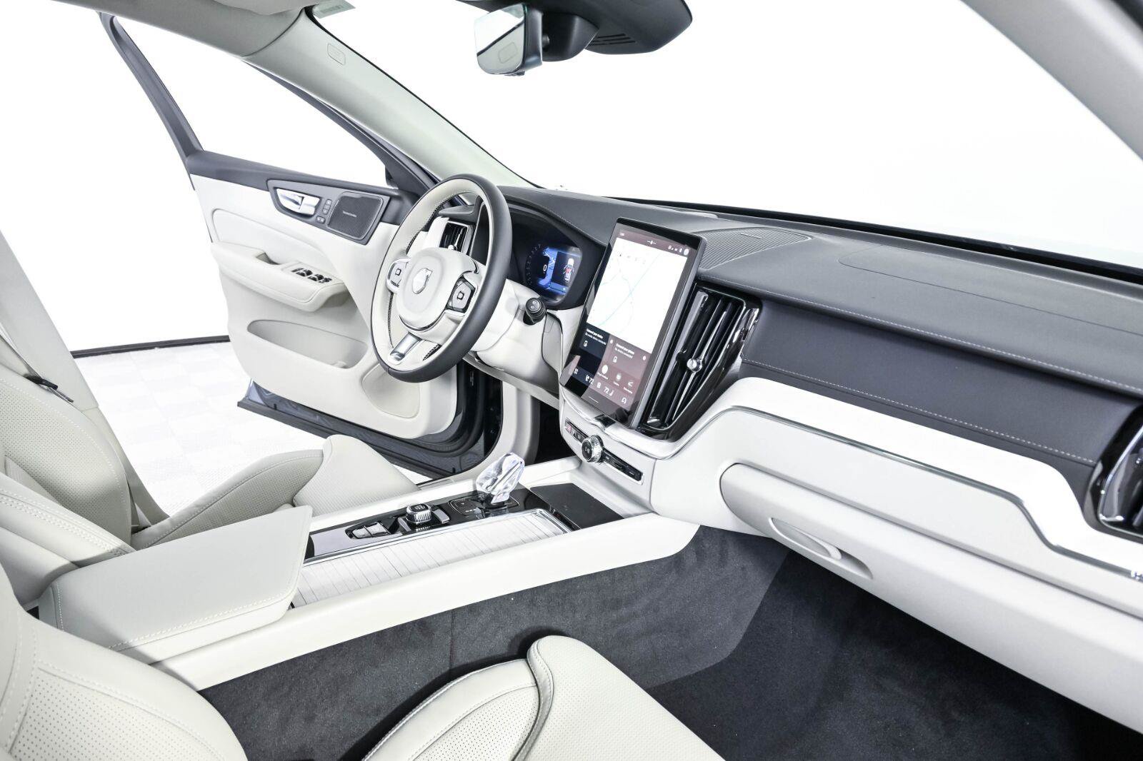 New 2027 Volvo XC60 B5 Ultra AWD/4WD image 23