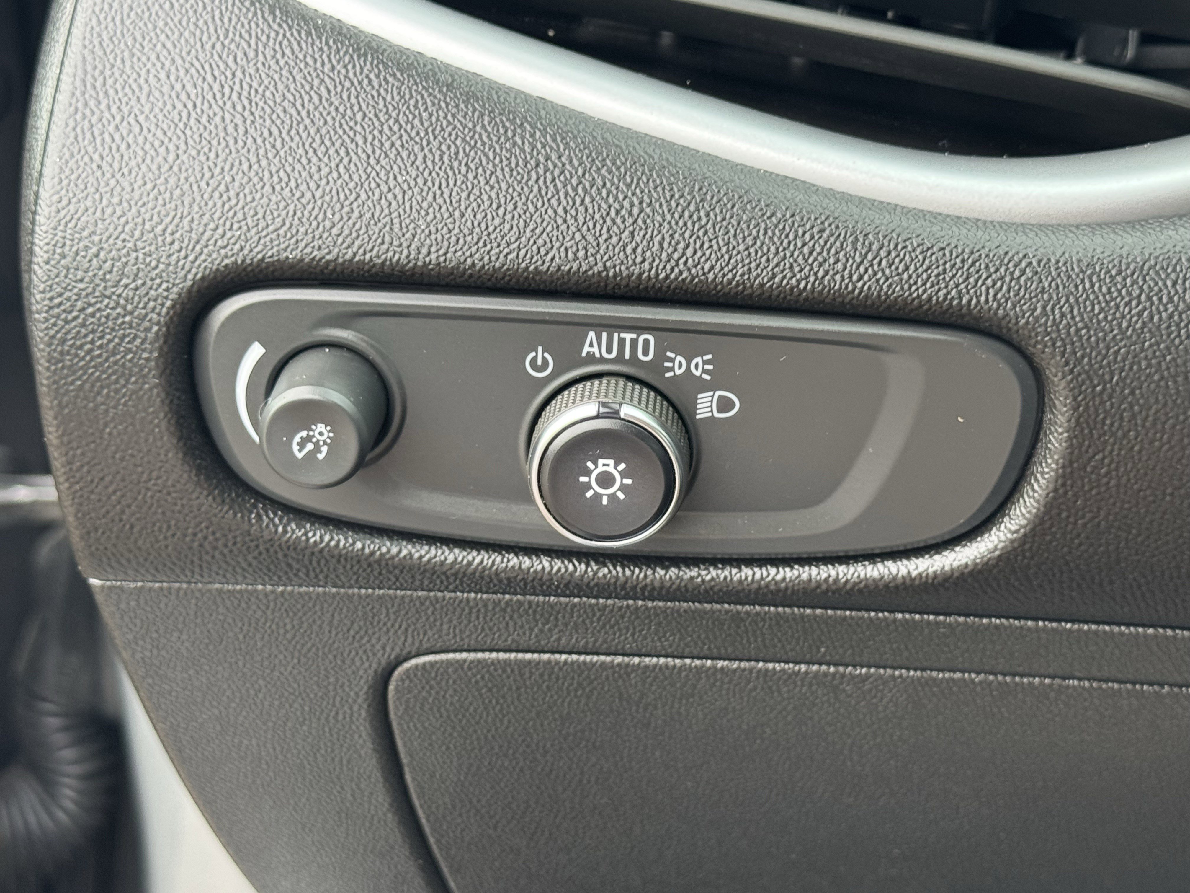 Used 2024 Chevrolet Malibu LT FWD image 25