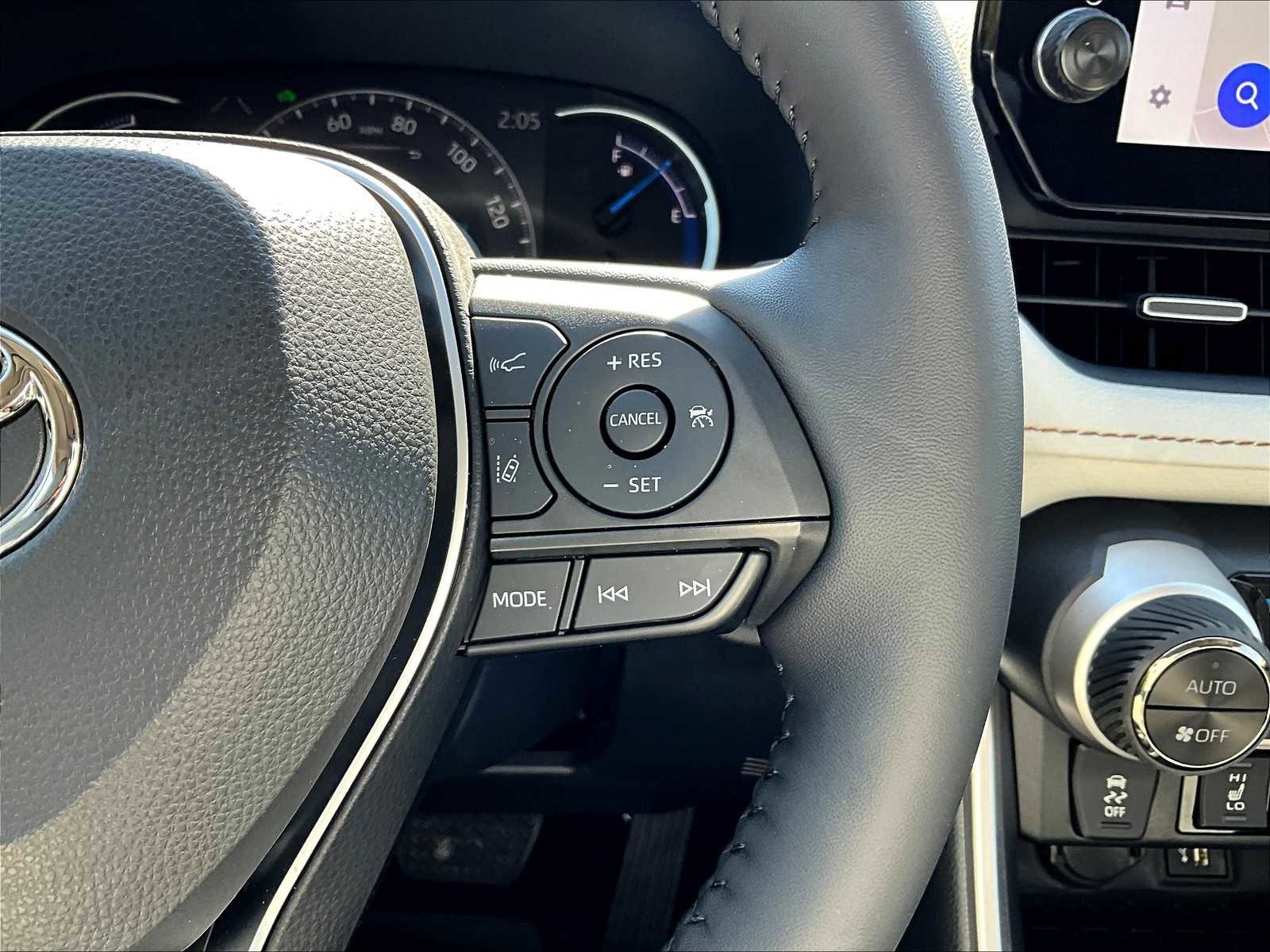 Used 2025 Toyota RAV4 XLE Premium image 24