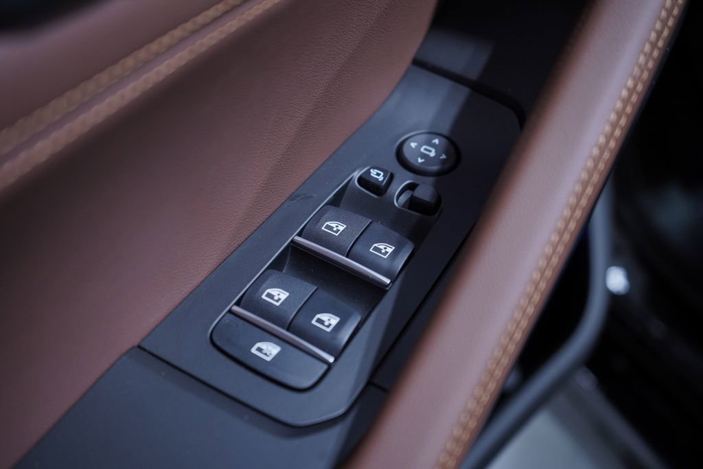 New 2026 BMW X6 xDrive40i w/ Premium Package AWD/4WD image 11