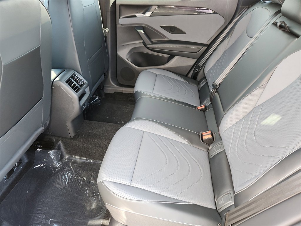 New 2026 Volkswagen Tiguan SE R-Line image 18