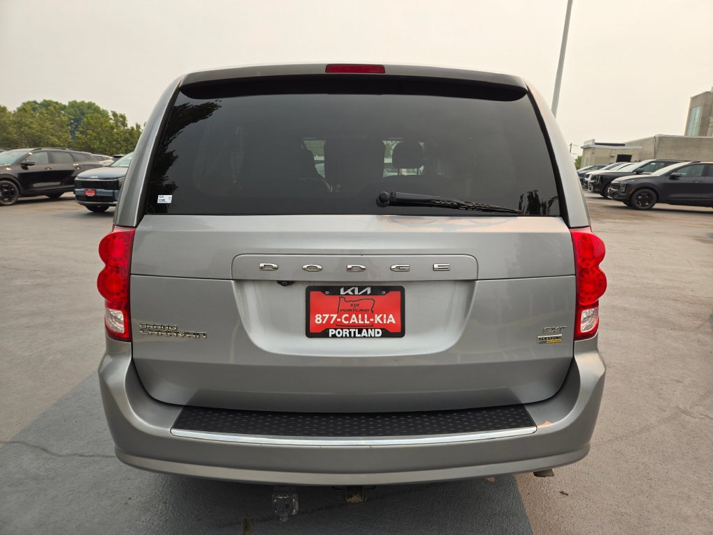 Used 2019 Dodge Grand Caravan SXT FWD image 4
