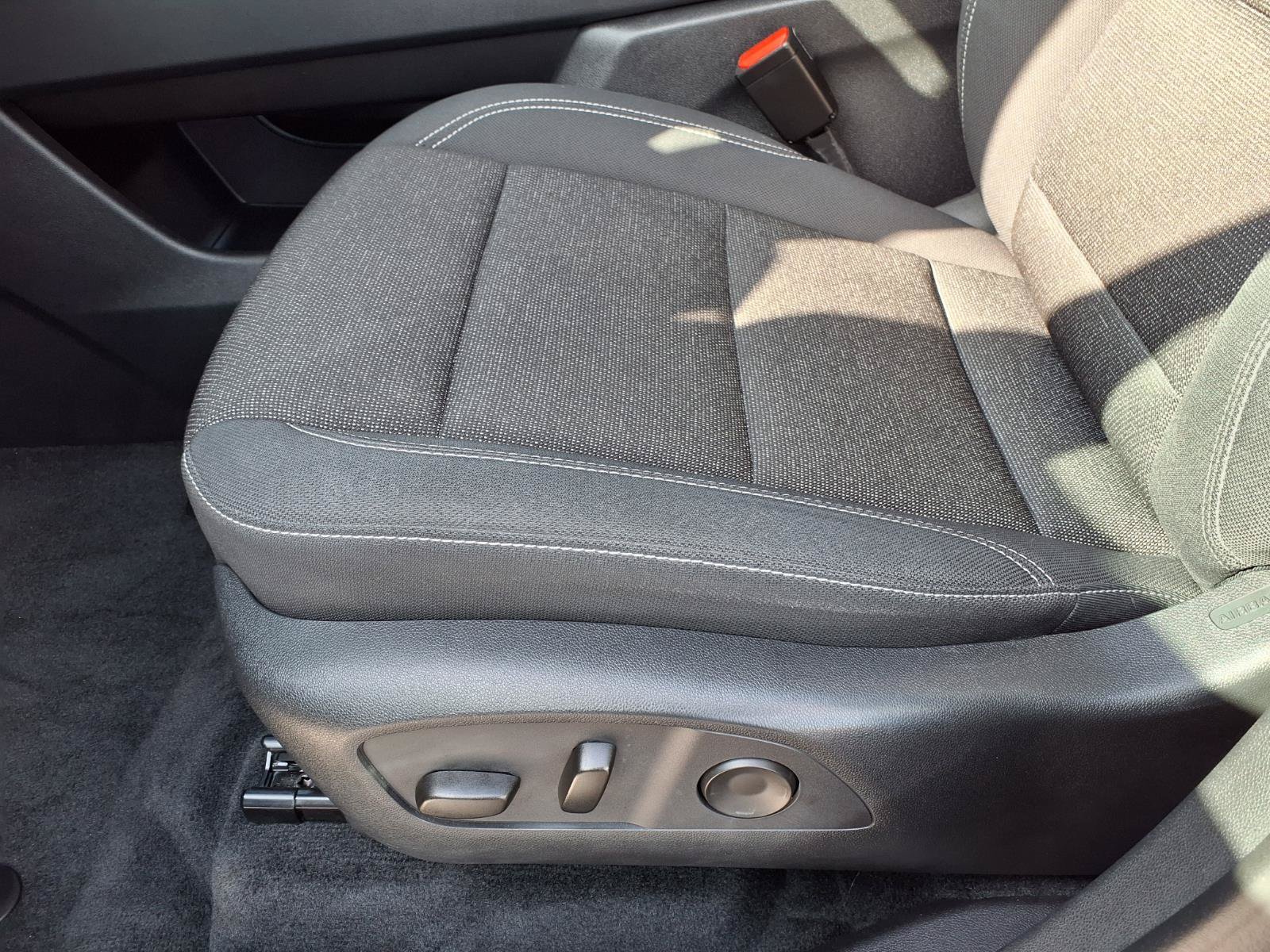 Used 2024 Chevrolet Traverse LT w/ Enhanced Driving Package FWD image 21