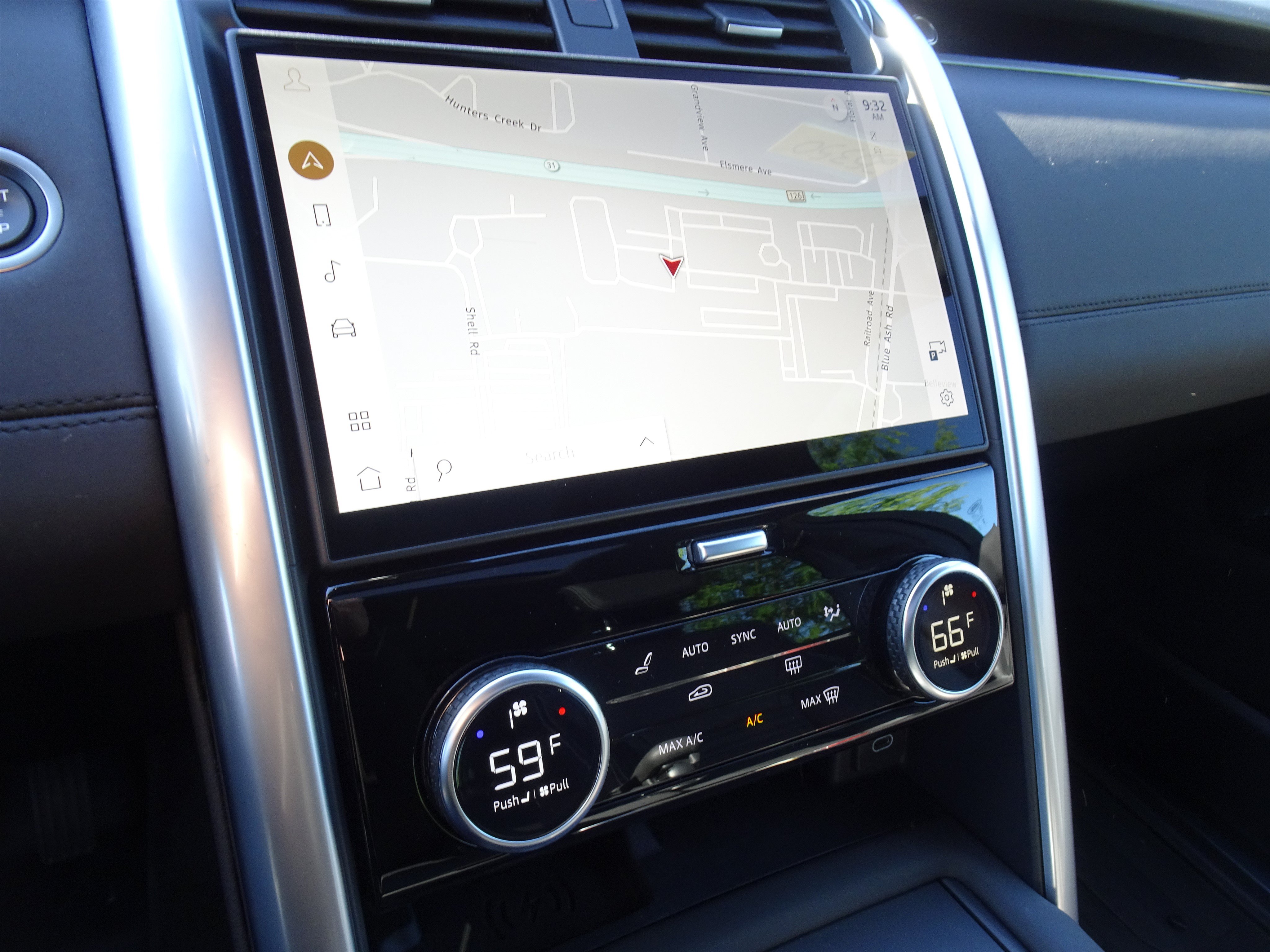 Certified 2025 Land Rover Discovery S AWD/4WD image 3