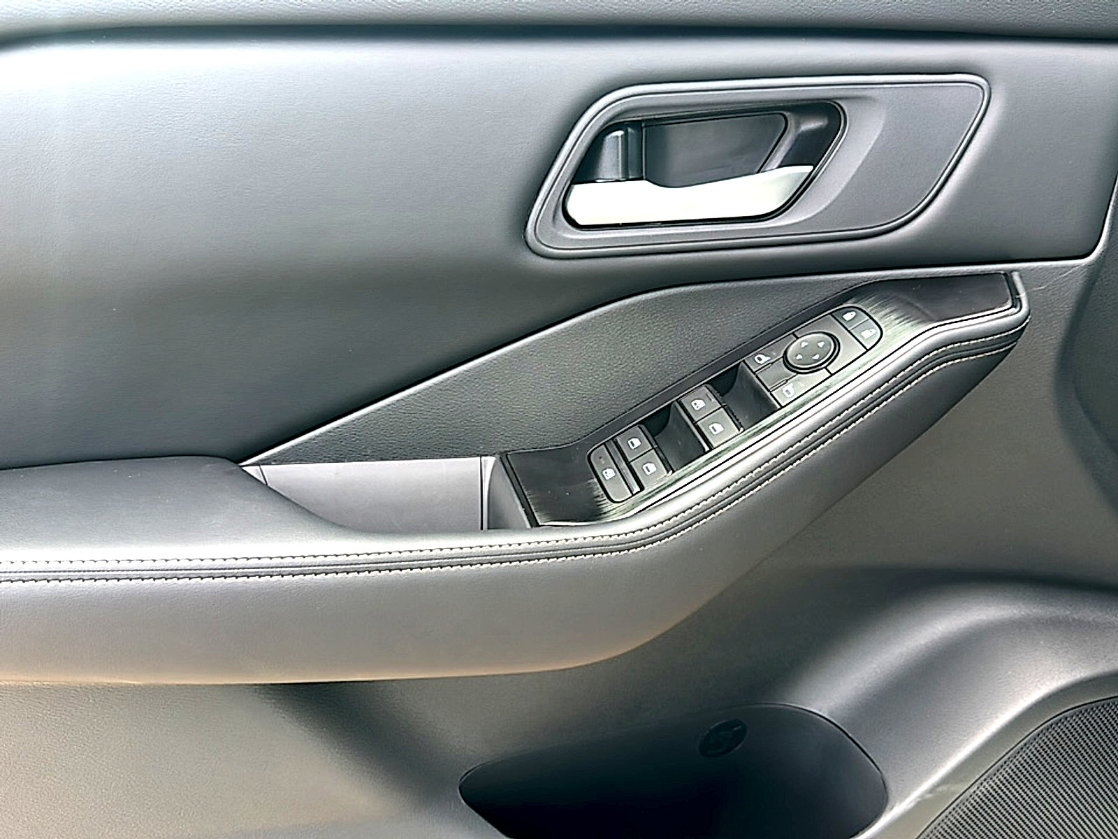 New 2026 Nissan Rogue SV w/ Cold Weather Package FWD image 13