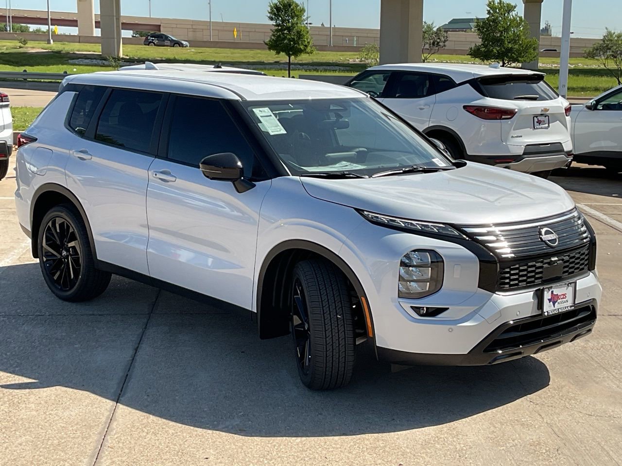 New 2026 Nissan Rogue SL image 4