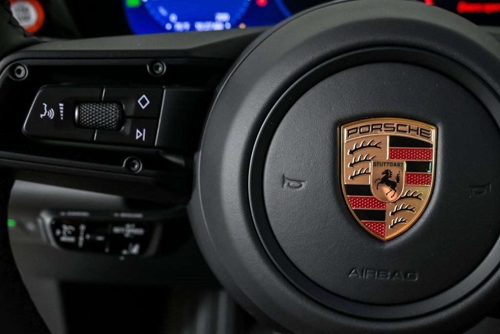 New 2025 Porsche Macan 4 Electric image 10