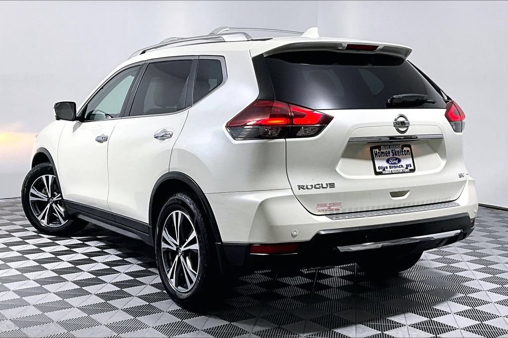 Used 2019 Nissan Rogue SV w/ Premium Package FWD image 11