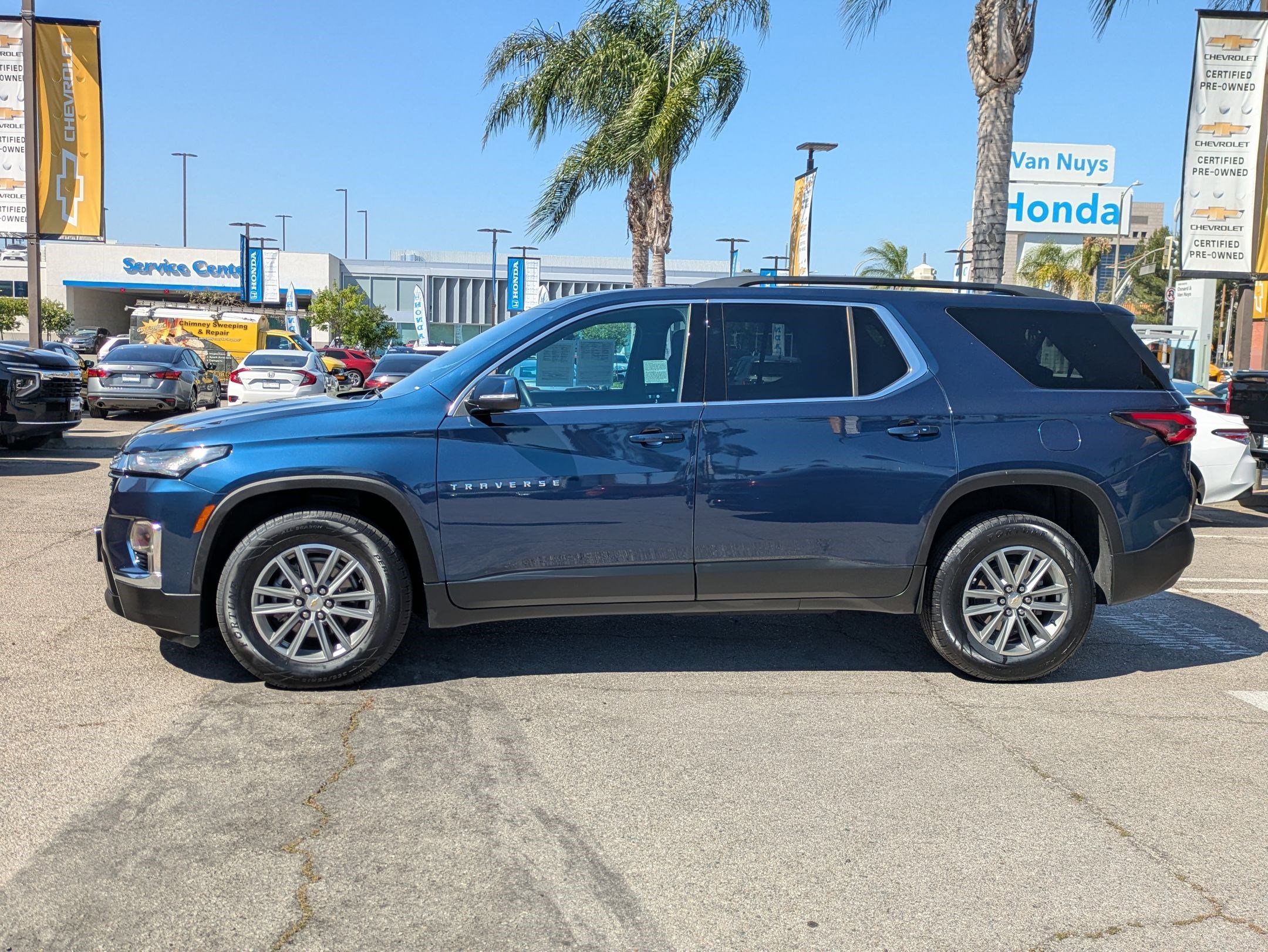 Certified 2023 Chevrolet Traverse LT image 8