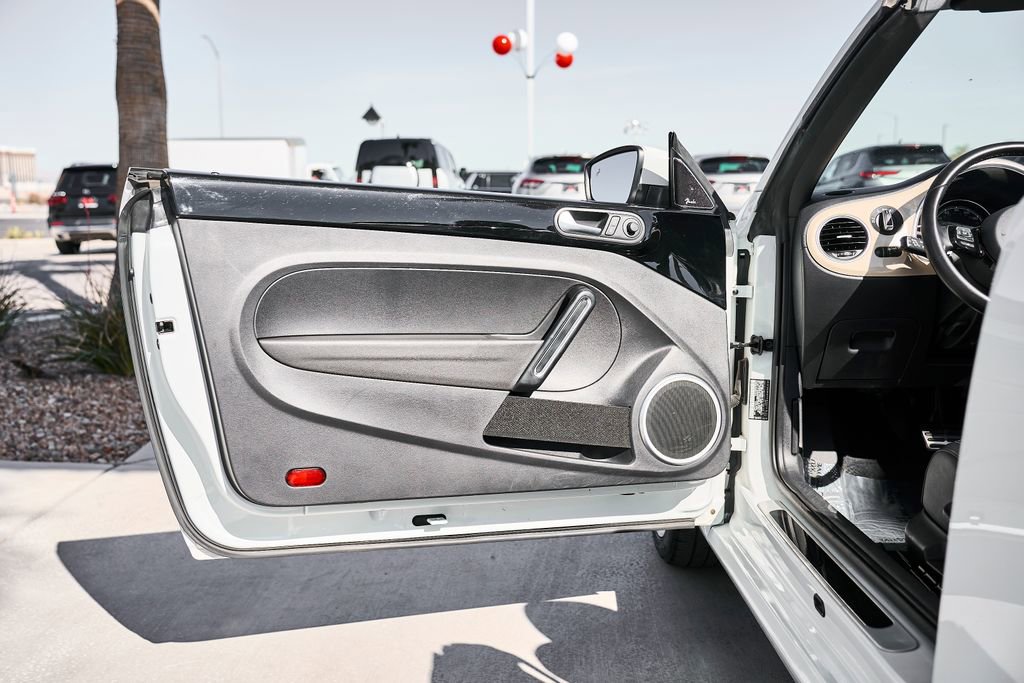 Used 2019 Volkswagen Beetle 2.0T Final Edition SEL FWD image 12