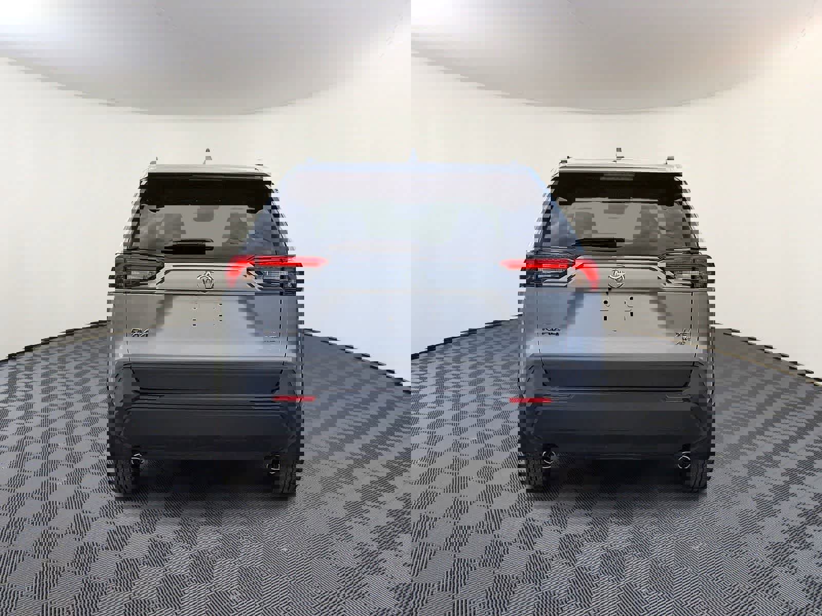 Used 2023 Toyota RAV4 XLE Premium image 7