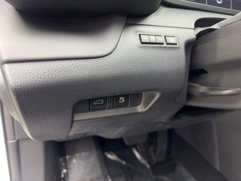 Used 2023 Toyota Crown XLE image 55