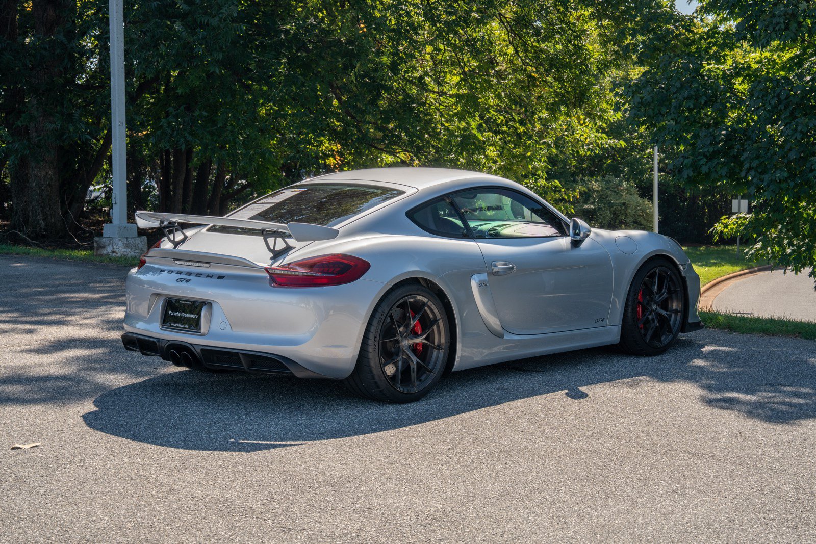 Certified 2016 Porsche Cayman GT4 RWD image 7