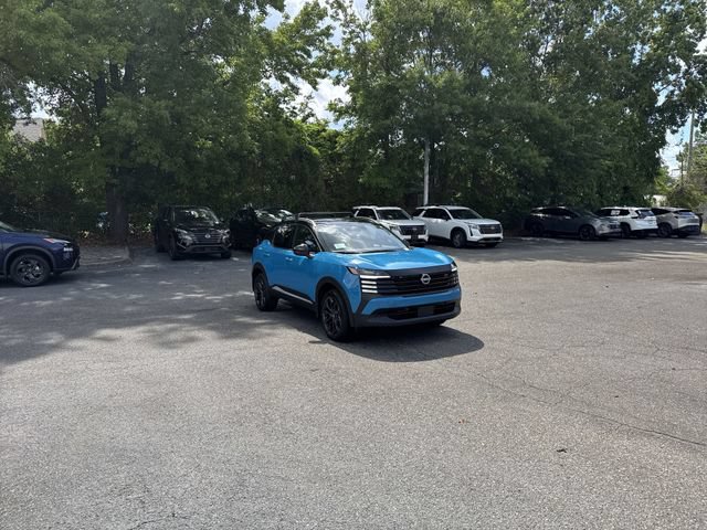 New 2026 Nissan Kicks SR FWD image 3
