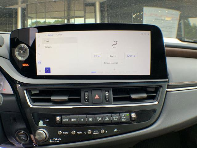 Certified 2025 Lexus ES 300h Ultra Luxury w/ Accessory Package (Z2) FWD image 19