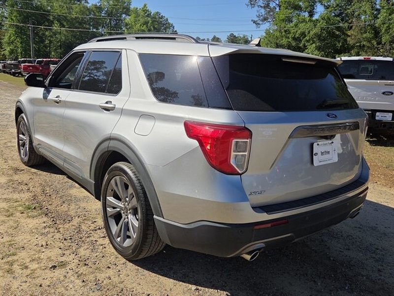 Used 2022 Ford Explorer XLT w/ Equipment Group 202A RWD image 12