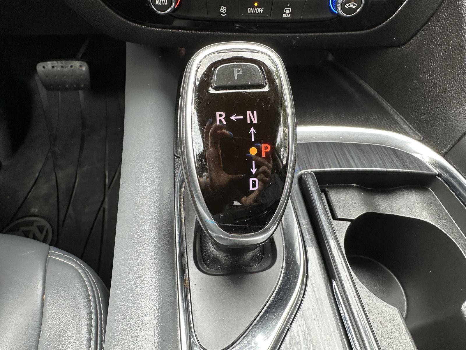 Used 2019 Buick Enclave Essence FWD image 22