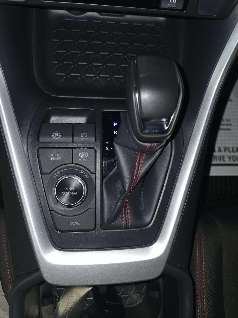 Used 2025 Toyota RAV4 SE AWD/4WD image 33