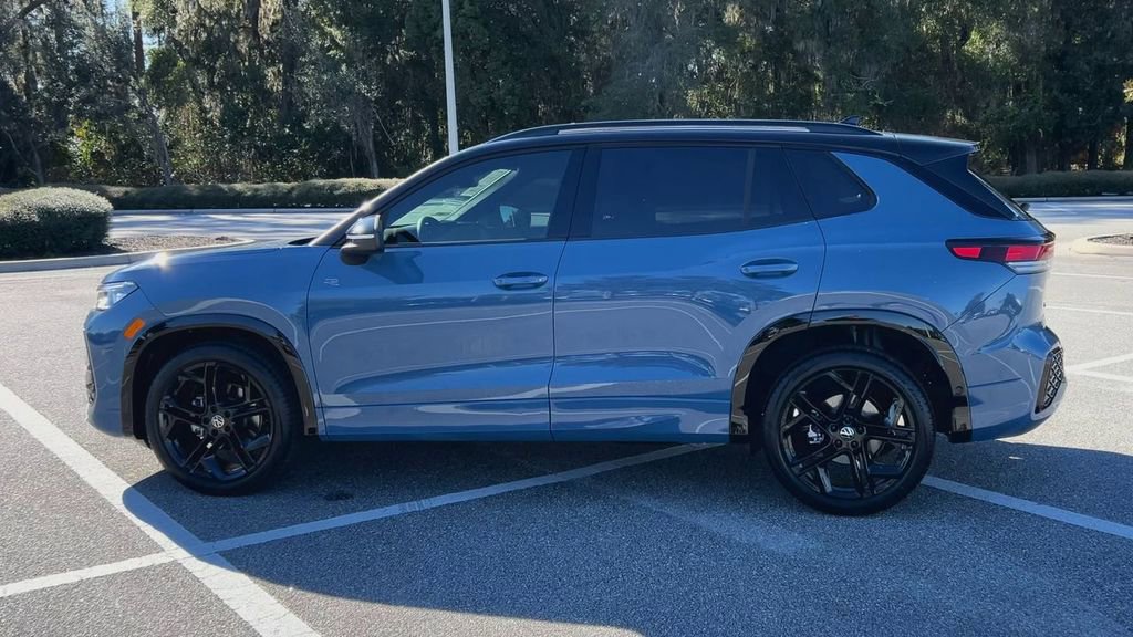 New 2026 Volkswagen Tiguan SE R-Line image 6