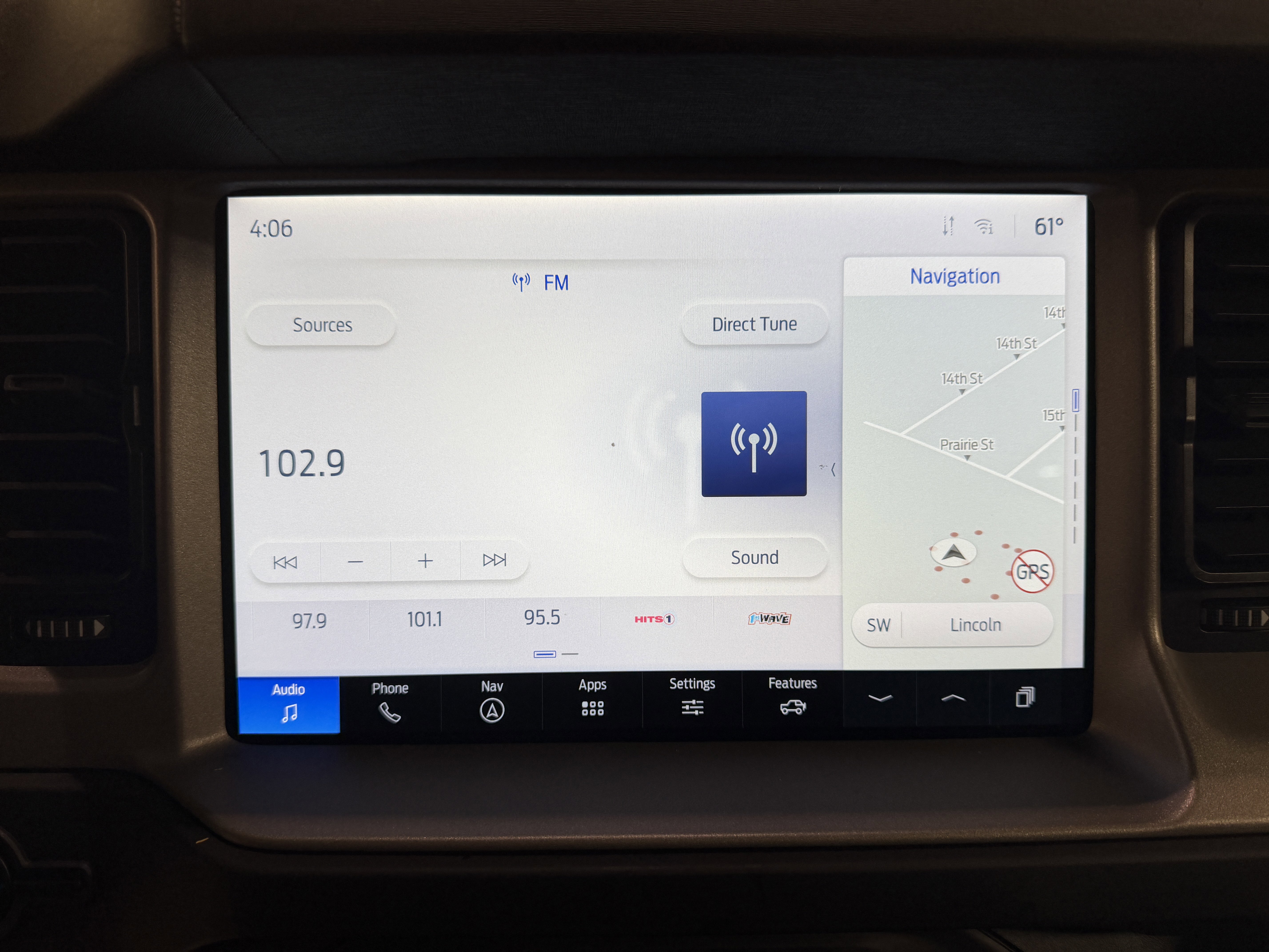 Used 2025 Ford Bronco Outer Banks image 11