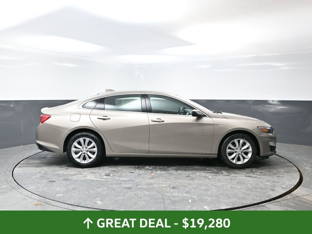Used 2025 Chevrolet Malibu LT image 2
