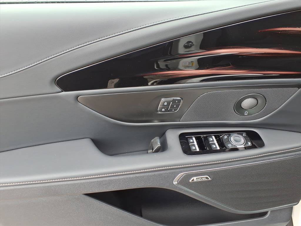 Used 2026 Lincoln Nautilus Reserve AWD/4WD image 10