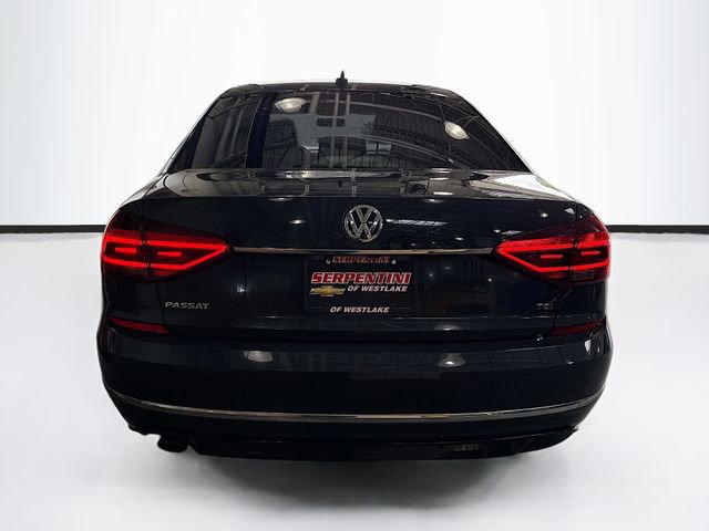 Used 2017 Volkswagen Passat 1.8T R-Line w/ R-Line Lighting Package FWD image 7