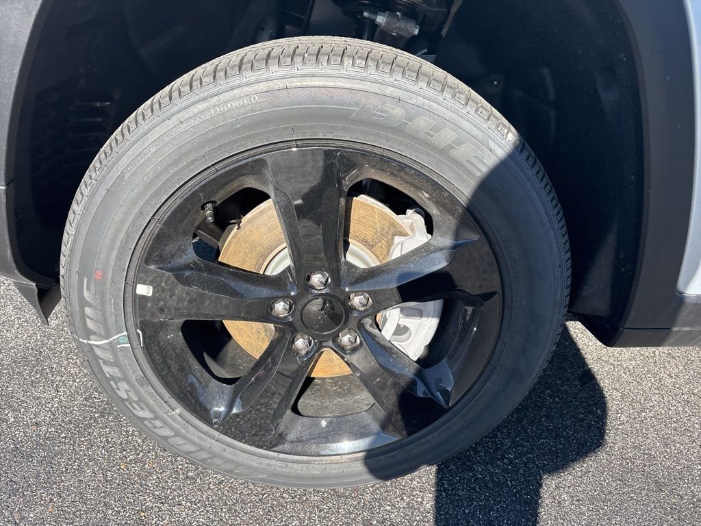 New 2025 Jeep Grand Cherokee L Laredo image 35