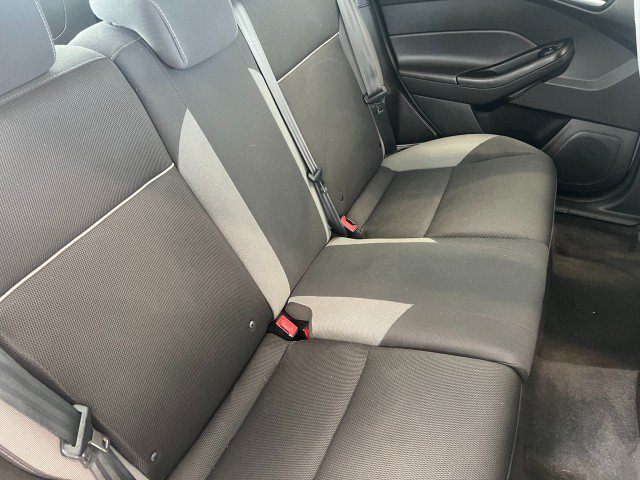Used 2012 Ford Focus SE FWD image 31