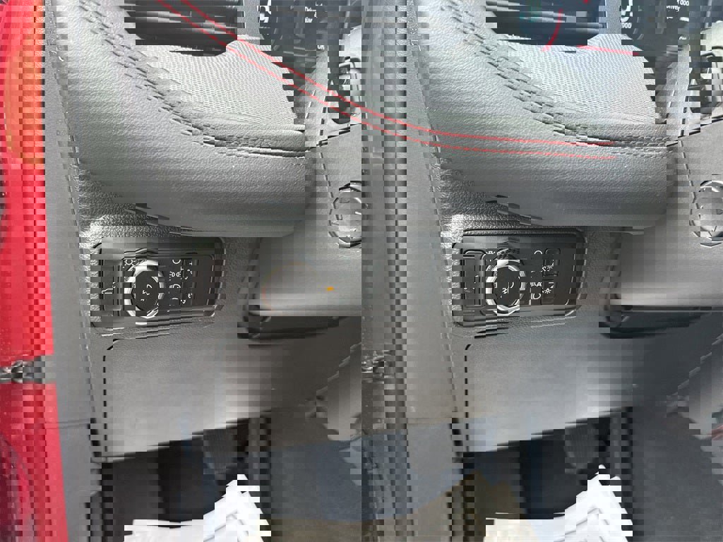 Used 2025 Ford Explorer ST-Line w/ Premium Package image 18