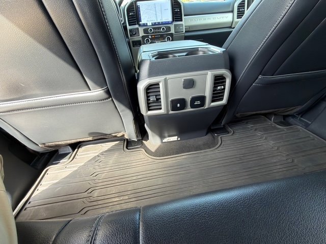 Used 2022 Ford F250 Lariat w/ Black Appearance Package image 10