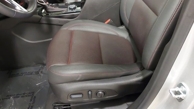 Certified 2022 Chevrolet Blazer RS w/ Enhanced Convenience Package image 23