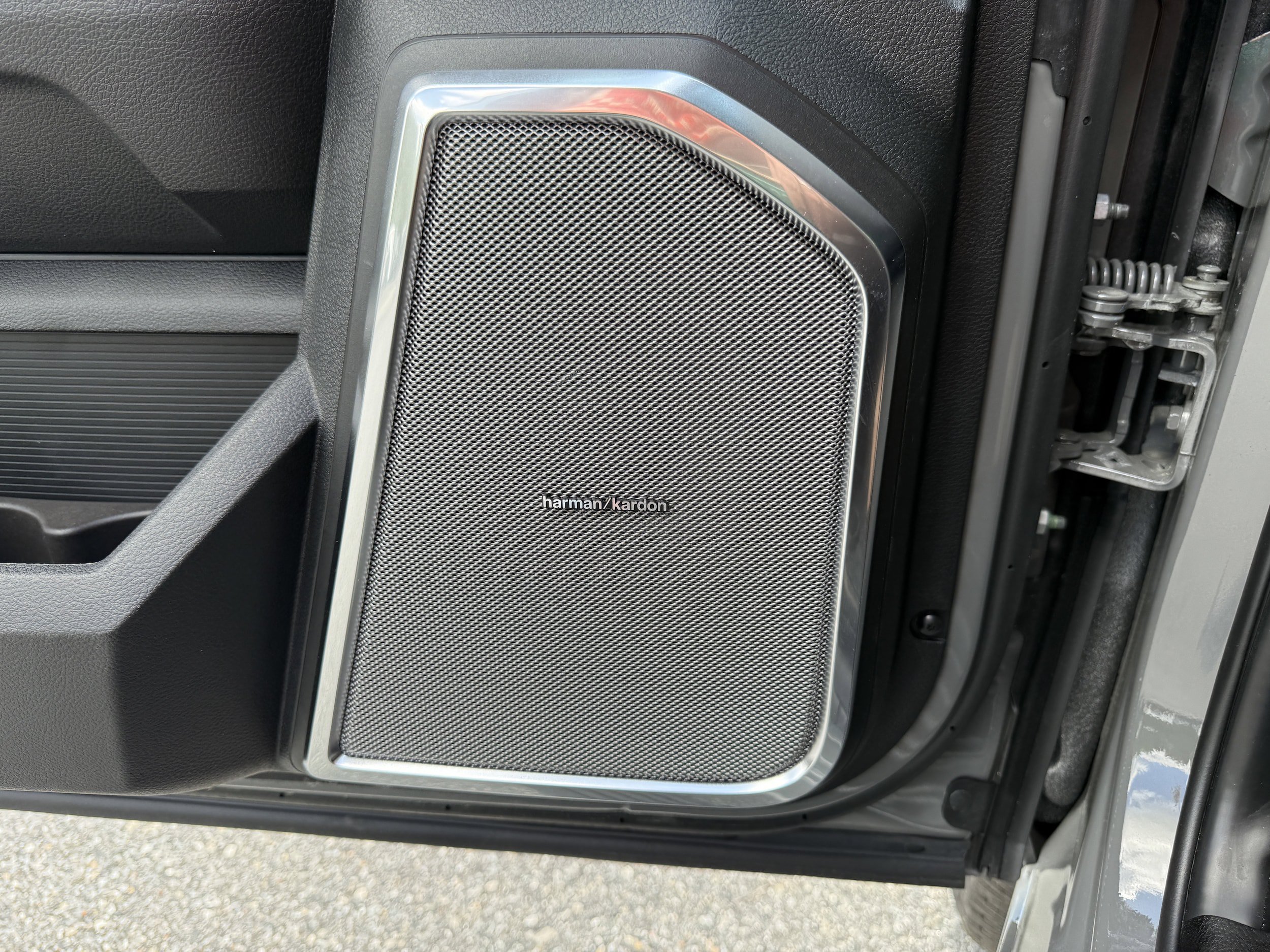 New 2026 RAM 2500 Laramie AWD/4WD image 16