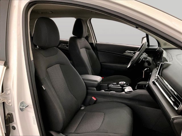 Used 2023 Kia Sportage LX AWD/4WD image 7