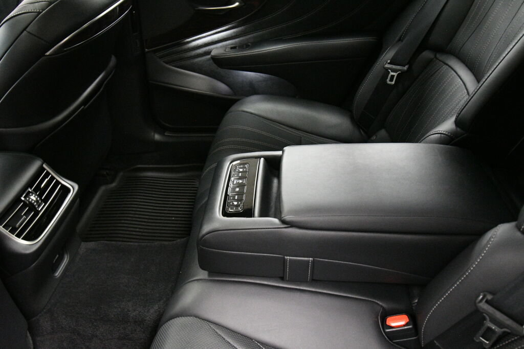 Used 2023 Lexus LS 500 AWD w/ Interior Upgrade Package image 24