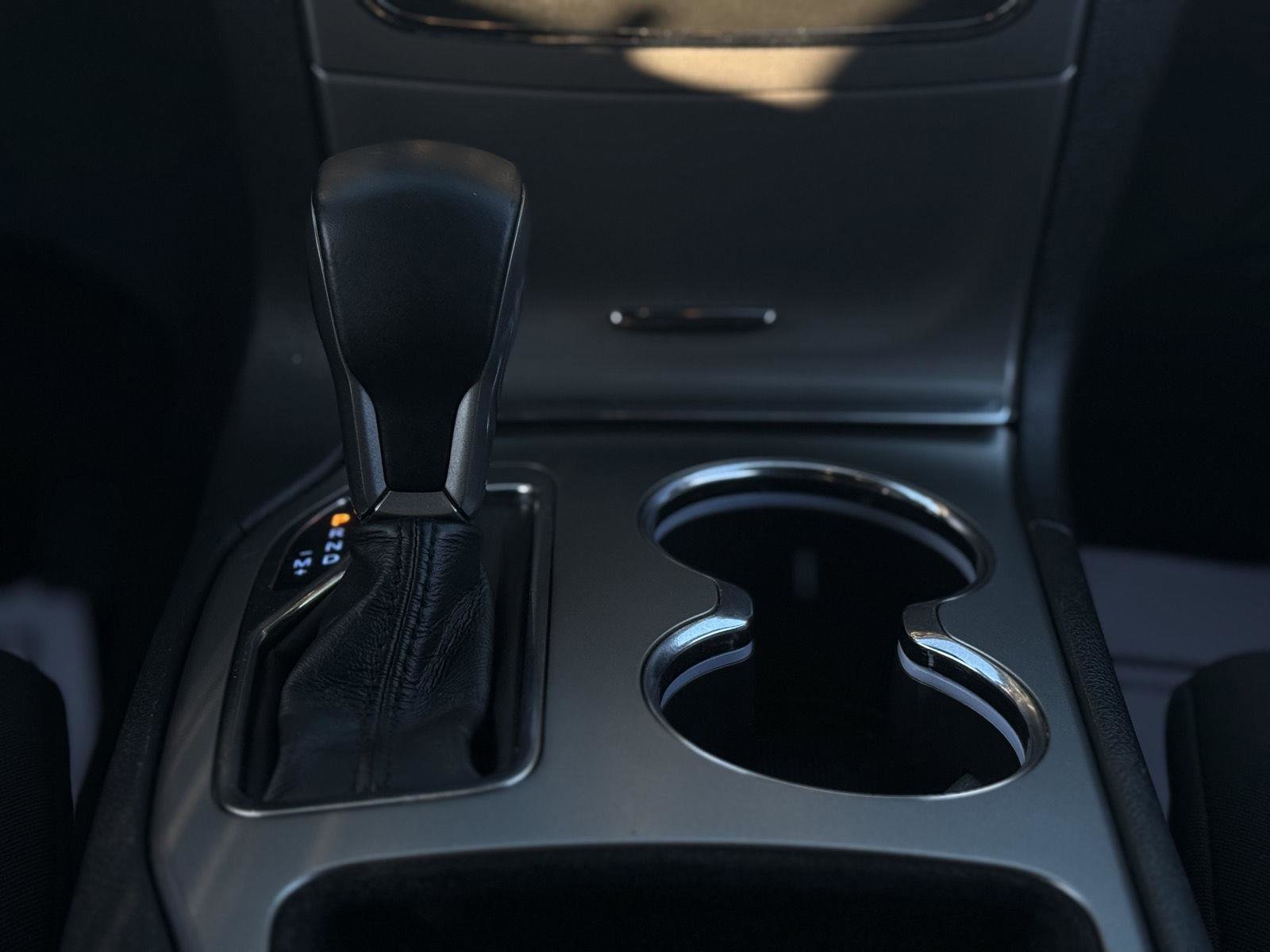 Used 2018 Jeep Grand Cherokee Laredo image 19