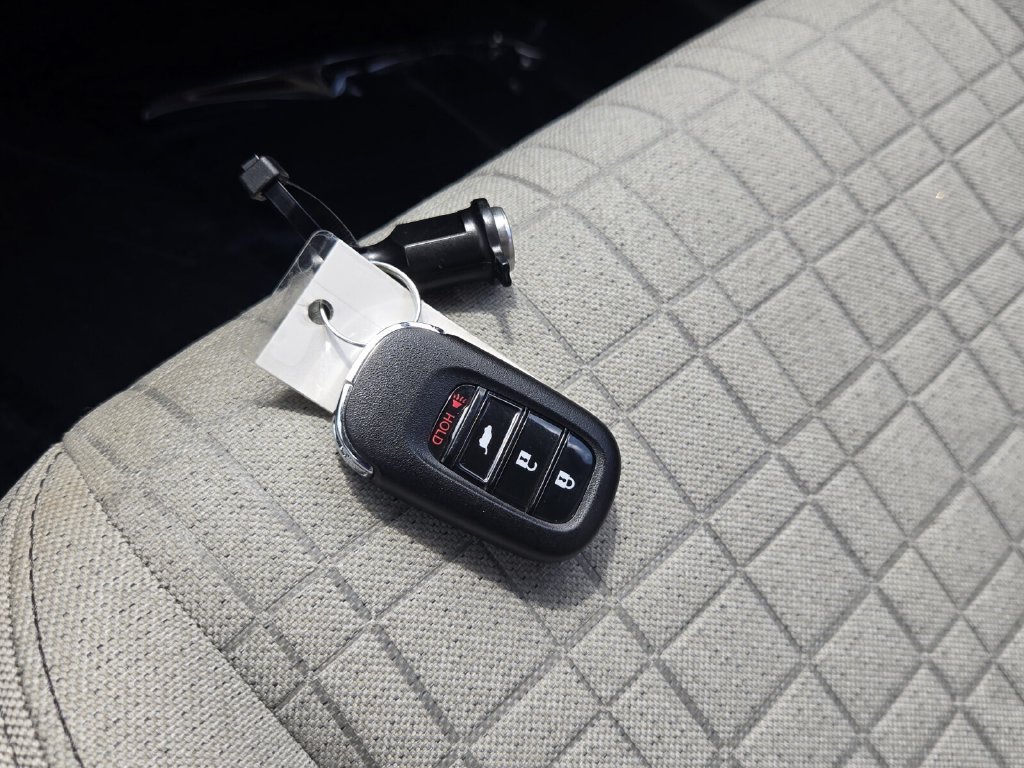 Certified 2025 Honda HR-V LX image 18