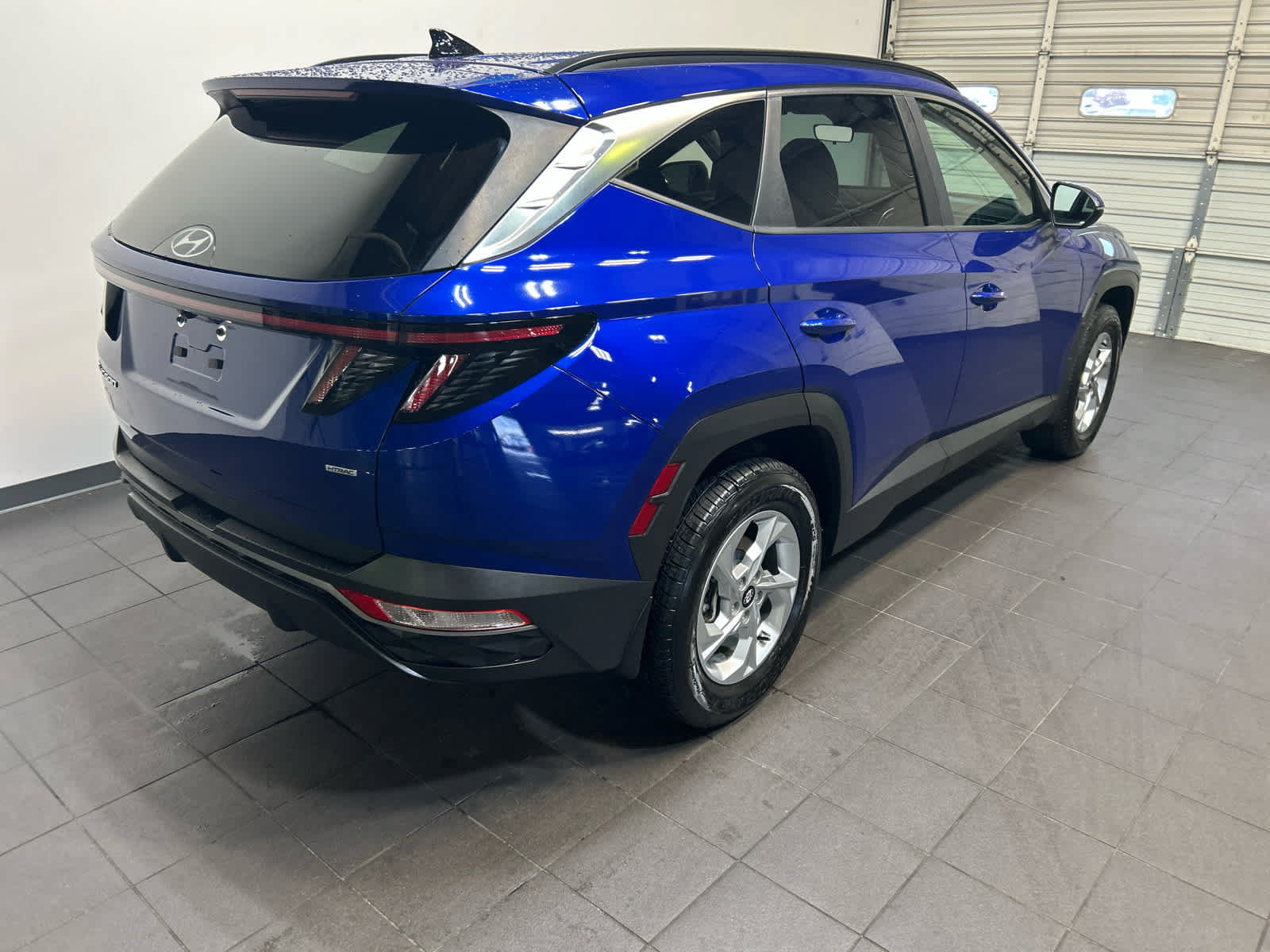 Used 2022 Hyundai Tucson SEL w/ Cargo Package AWD/4WD image 3