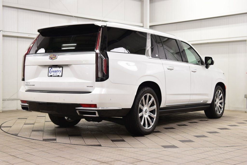 Used 2023 Cadillac Escalade ESV Premium Luxury Platinum w/ Heavy-Duty Trailer Package image 8