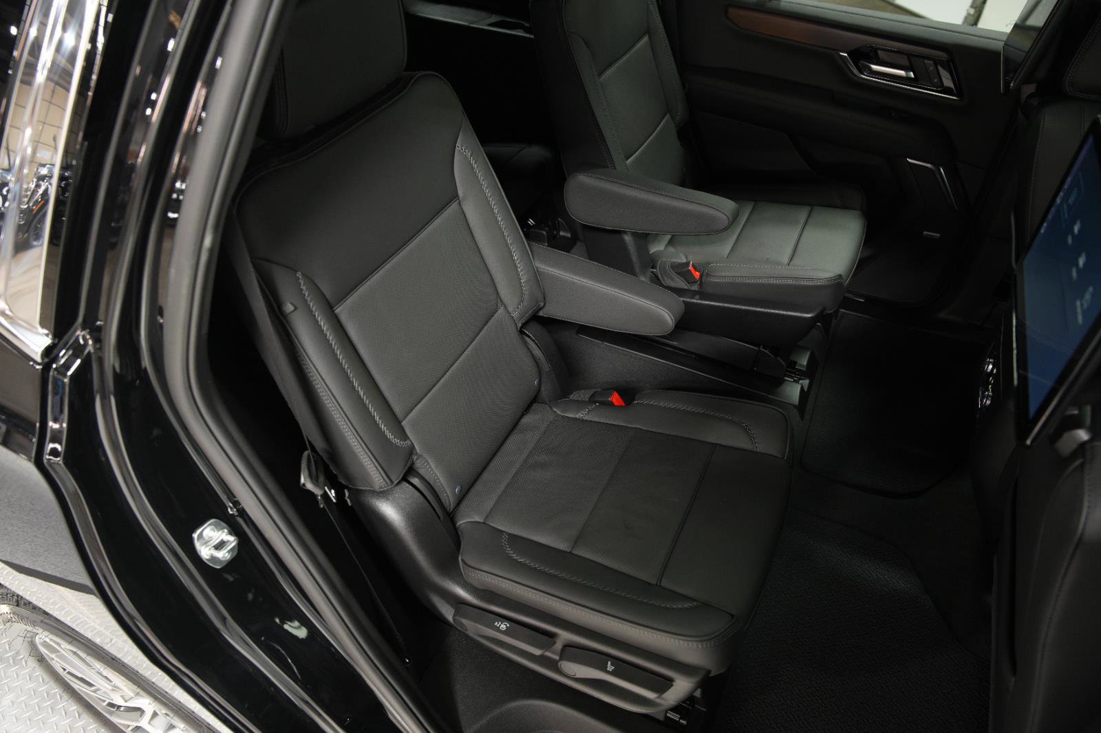 New 2026 GMC Yukon Denali w/ Denali Reserve Package image 21