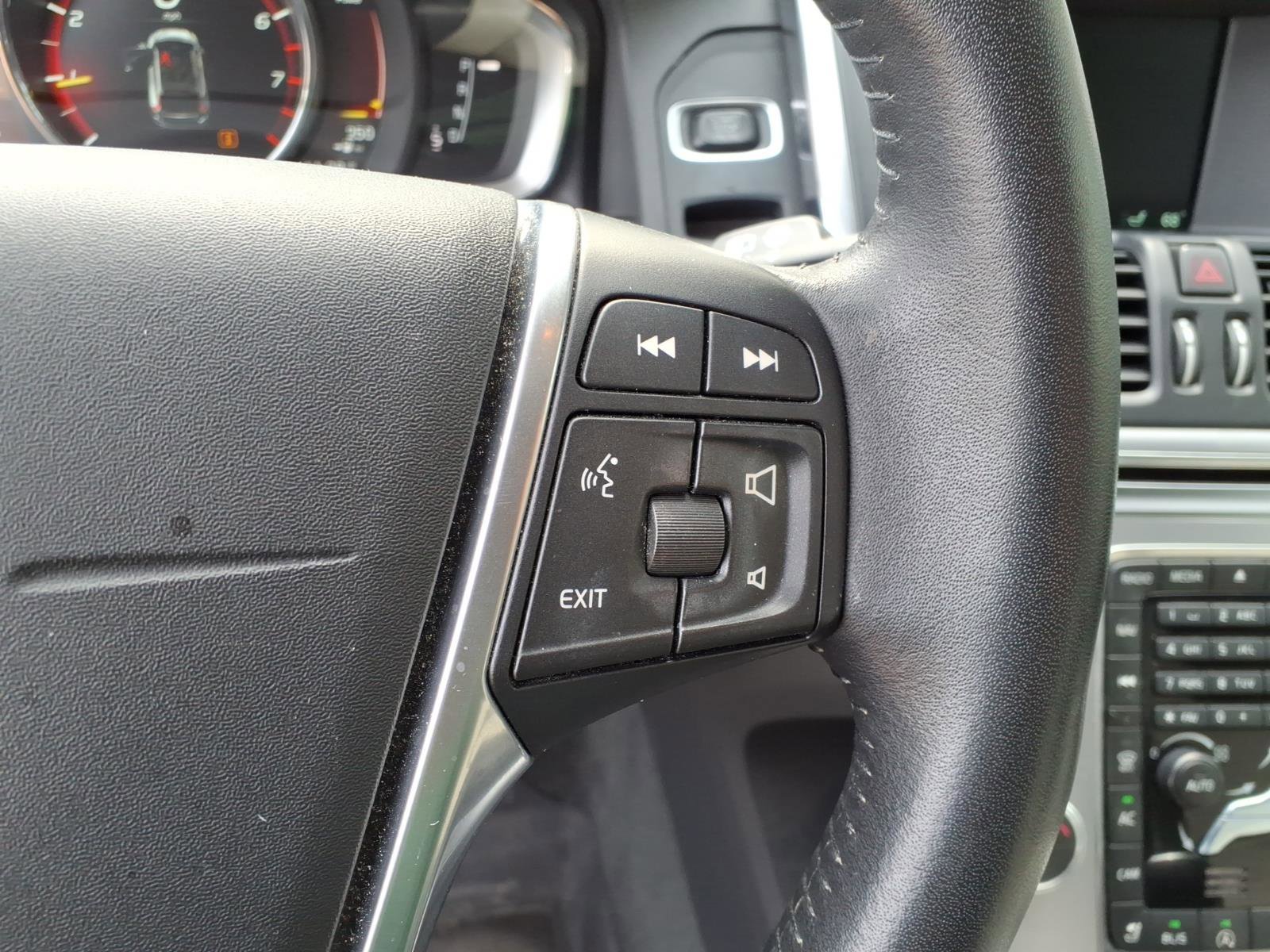 Used 2017 Volvo XC60 T6 Dynamic w/ Preferred Option Package image 20