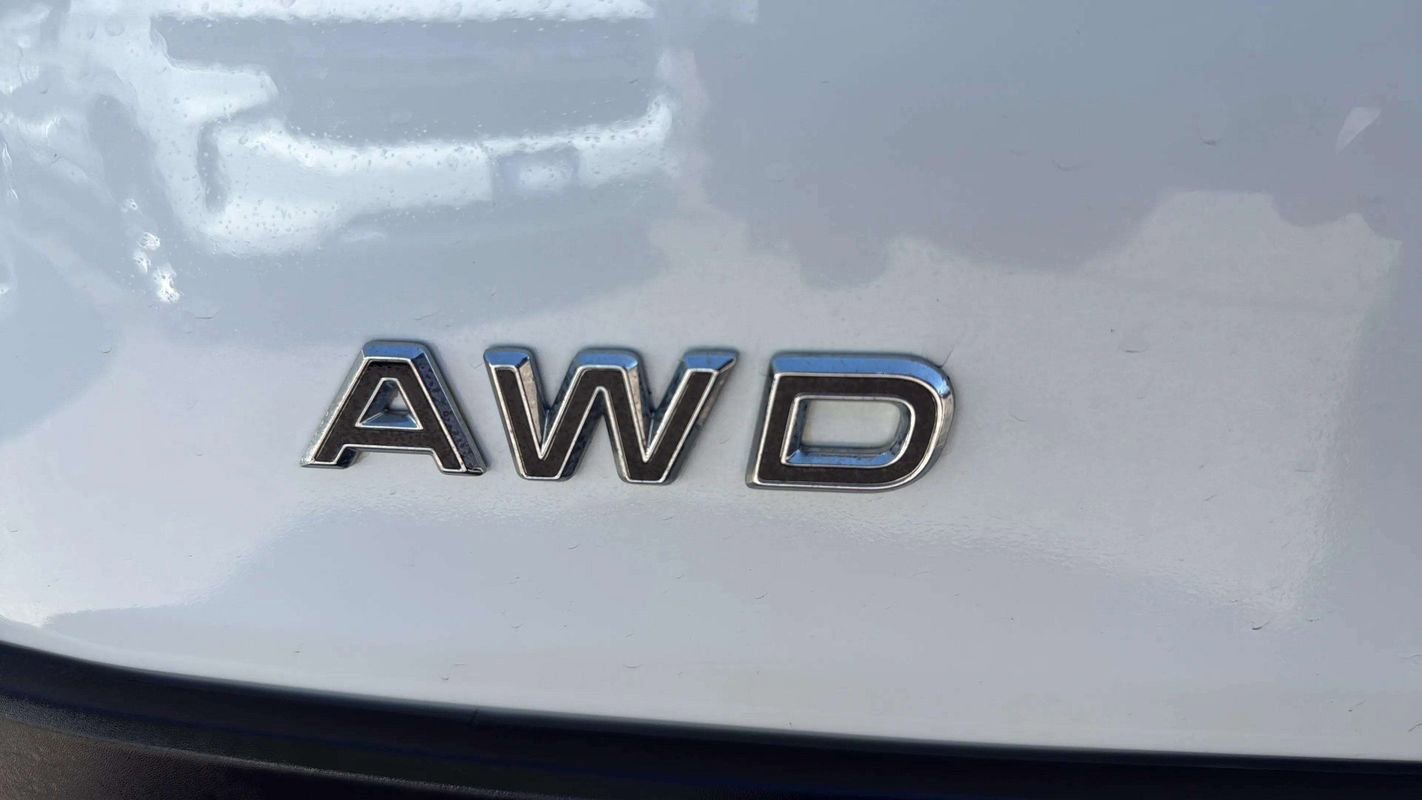 Used 2023 Ford Transit 250 Medium Roof AWD w/ Load Area Protection Package image 18