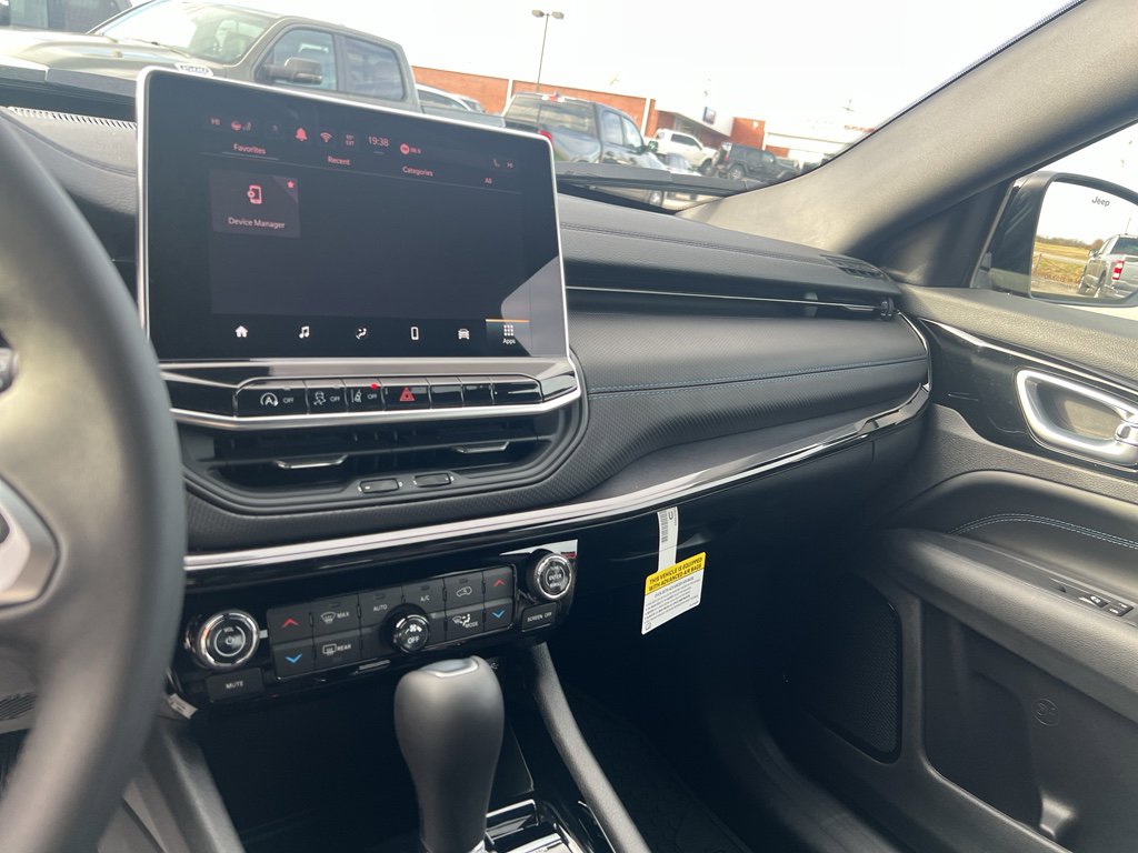 New 2026 Jeep Compass Latitude AWD/4WD image 11