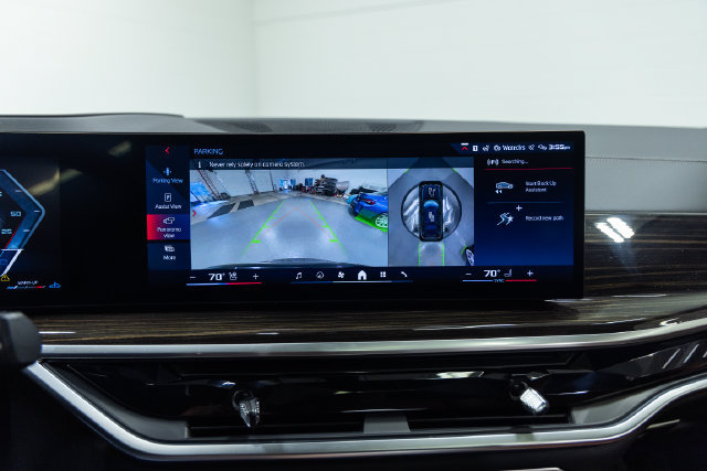 Certified 2024 BMW X7 M60i AWD/4WD image 17