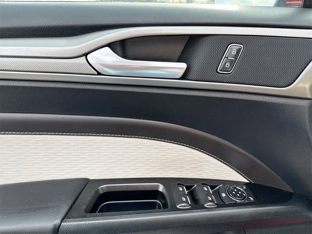 Used 2019 Ford Fusion SE w/ Equipment Group 151A image 20