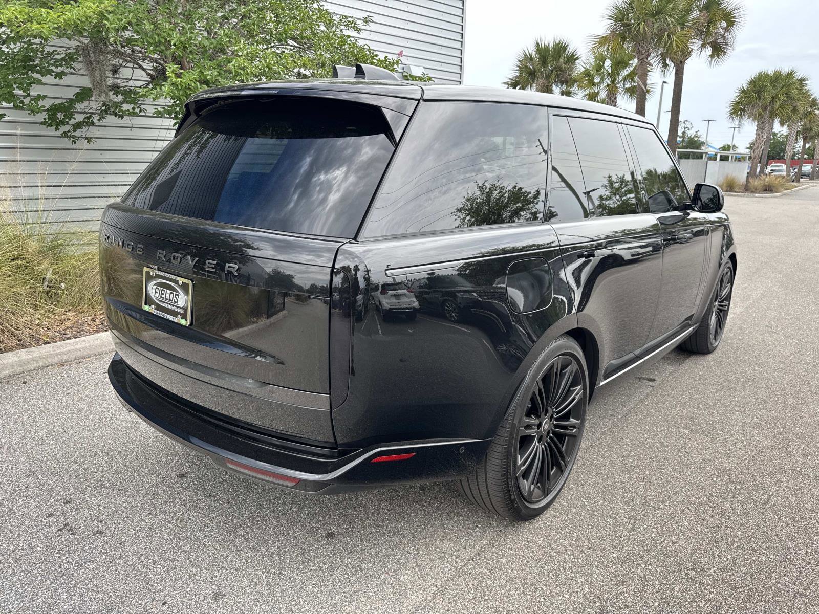 Certified 2025 Land Rover Range Rover SE AWD/4WD image 6