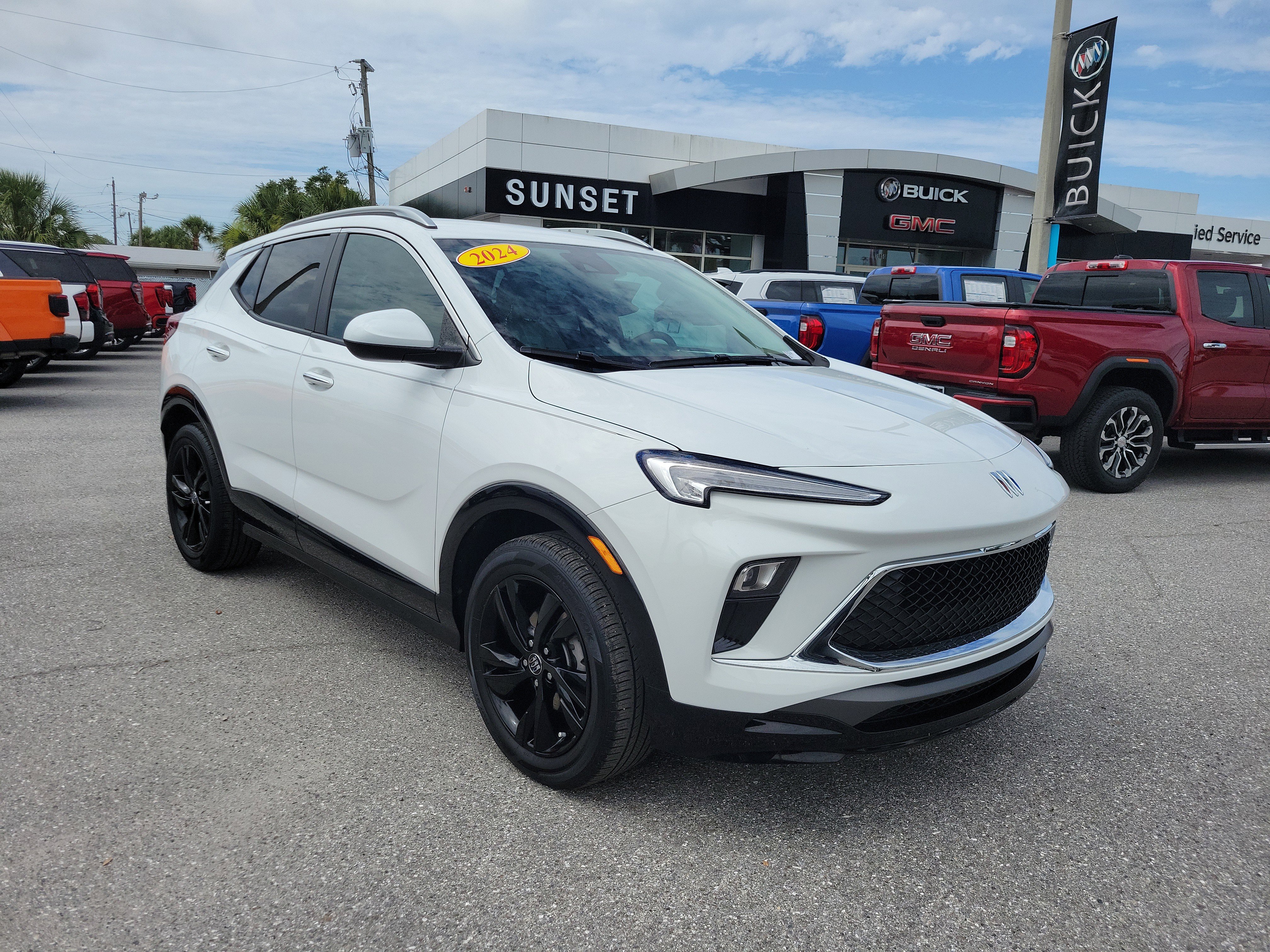 Certified 2024 Buick Encore GX Sport Touring FWD image 2