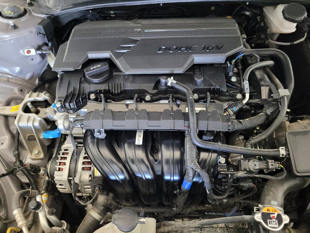 Used 2025 Hyundai Elantra SE w/ Cargo Package FWD image 30